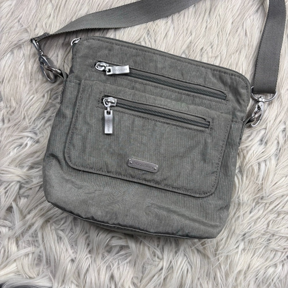 Baggallini Gray Nylon Let's Escape Crossbody Bag Travel Minimalist Urban Commute - Picture 2 of 9